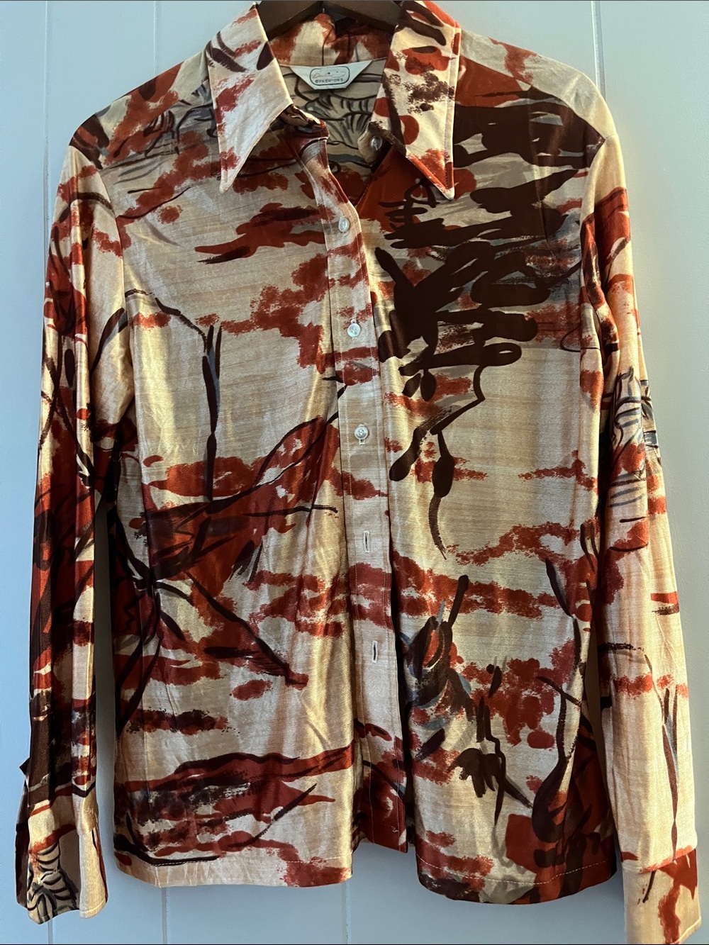 Vintage-Inspired Men's Long Sleeve Printed Shirt - Rust/Beige - Picture 5 of 10